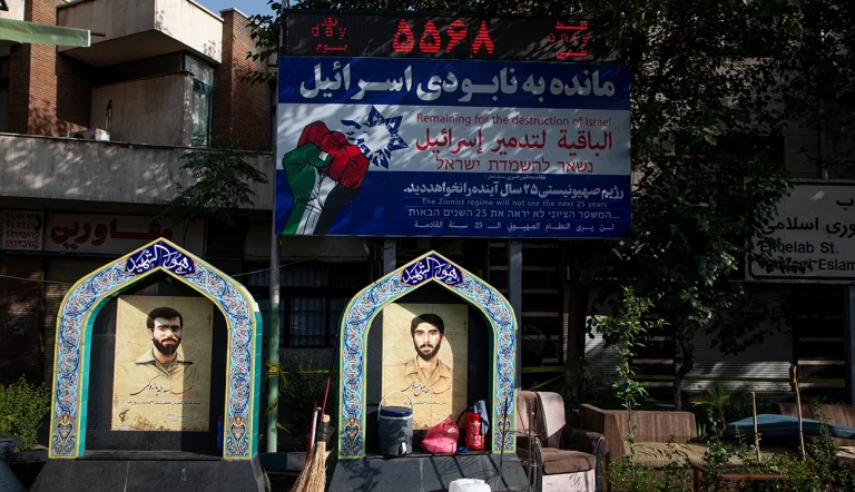 سفیر اسرائیل در آمریکا گفت مقام‌های ارشد جمهوری اسلامی که هدف حملات قرار گرفتند، در حال برگزاری جلسه‌ای برای برنامه‌ریزی سرکوب اعتراضات در ایران بودند.