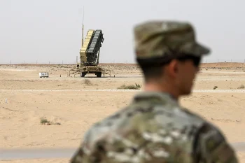 زخمی شدن حدود ۱۲ نظامی آمریکا در پایگاه پرینس سلطان عربستان؛ ۲ نفر بهشدت مجروح شدند