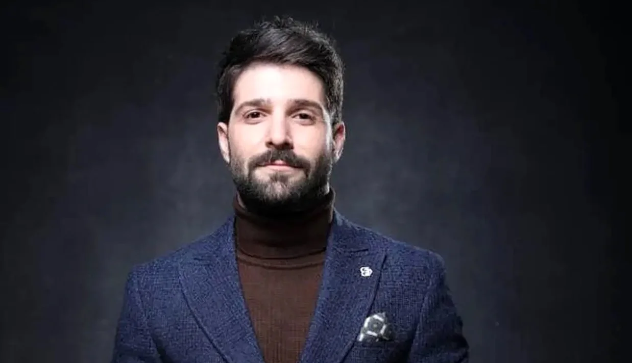 حمید هیراد، خواننده، ترانهسرا و آهنگساز ایرانی، پس از چندین سال مبارزه با بیماری سرطان، روز پنجشنبه ۲۱ اسفند در تهران درگذشت.