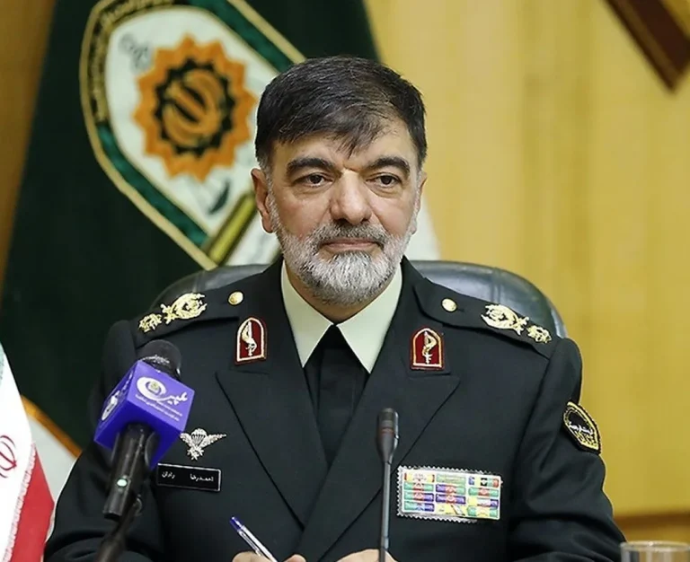 احمدرضا رادان گفته است که با توجه به شرایط جنگی کشور، به نیروهای پلیس «دستور تیر» برای مقابله با سارقان صادر شده است.