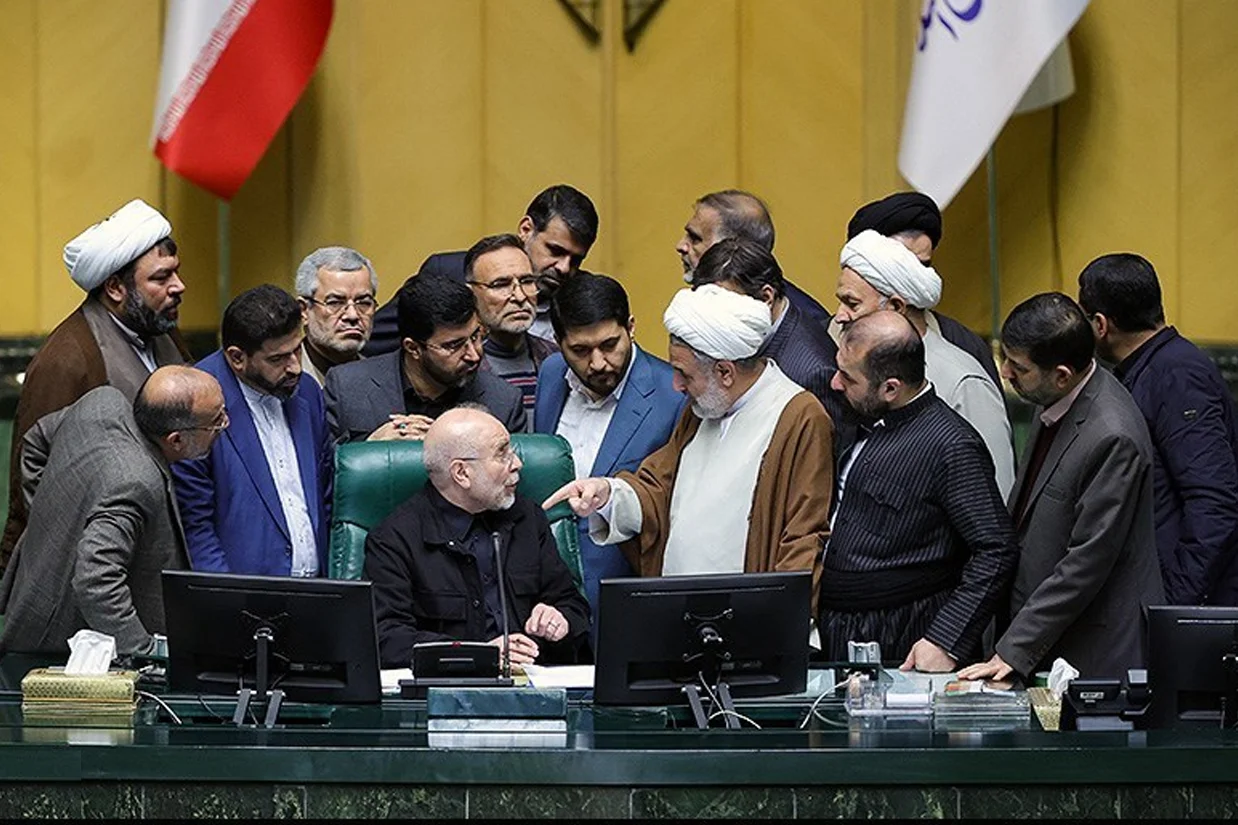 دونالد ترامپ تایید کرد که ایالات متحده در زمان حملات به ایران در حال مذاکره با محمدباقر قالیباف، رئیس مجلس شورای اسلامی بوده و تا یک هفته دیگر مشخص میشود که آیا او حاضر همکاری با آمریکا است یا خیر.