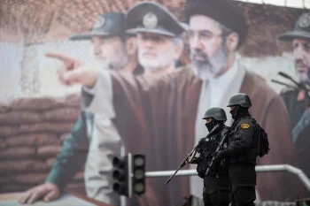 ترامپ گفت ایرانیانی که خواهان سرنگونی جمهوری اسلامی هستند با «مانع بزرگی» روبهرو هستند و سرکوب خشونتآمیز معترضان توسط حکومت را یکی از اصلیترین موانع تغییر رژیم دانست.