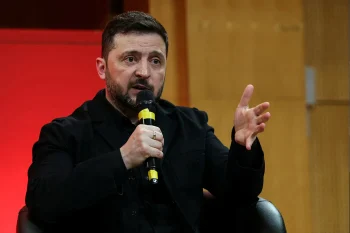 ولودیمیر زلنسکی، رئیس جمهور اوکراین گفت که این کشور شواهد «غیرقابل انکاری در اختیار دارد» که نشان می‌دهد که روسیه در حال ارائه اطلاعات نظامی به جمهوری اسلامی است.