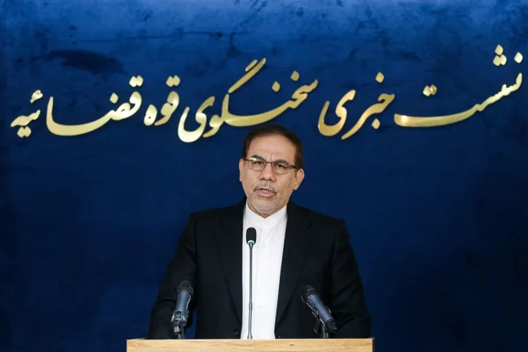 مقامات قضایی جمهوری اسلامی دستور شناسایی و توقیف اموال بیش از ۴۰۰ نفر از بازیگران، ورزشکاران، مدیران رسانهای و خبرنگاران را صادر کرده است.