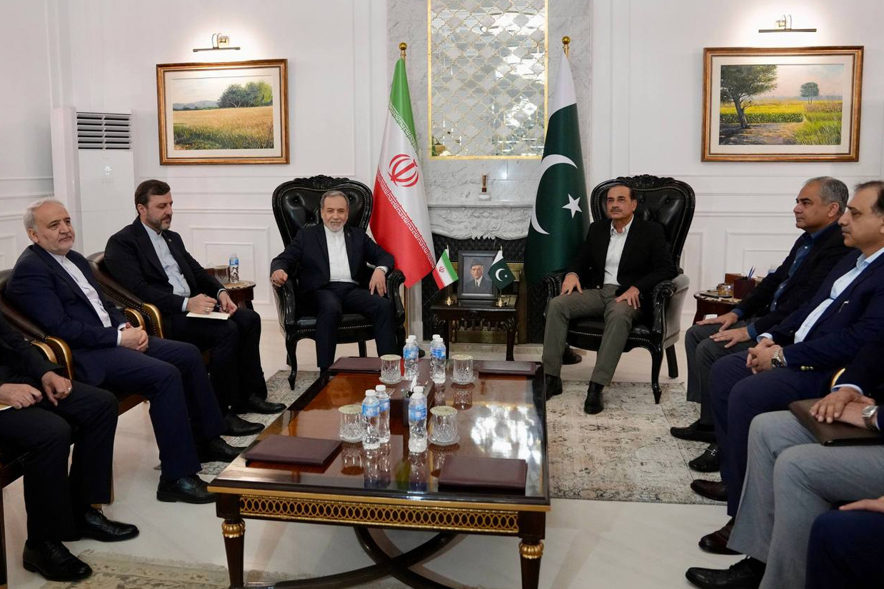 ایرنا به نقل از یک منبع دیپلماتیک از سفر عاصم منیر، فرمانده ارتش پاکستان، به تهران خبر داد.