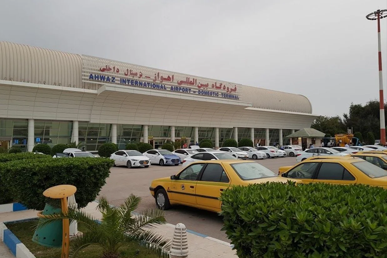 معاون امنیتی و انتظامی استانداری خوزستان اعلام کرد که فرودگاه بین‌المللی سلیمانی مورد حمله اسرائیل و آمریکا قرار گرفته است.