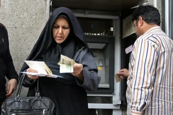 دولت جمهوری اسلامی طرحی را به اجرا گذاشته است که بر اساس آن، خانوارهای یارانهبگیر میتوانند تا سقف مشخصی از اعتبار، کالاهای اساسی را بهصورت اعتباری خریداری کنند.