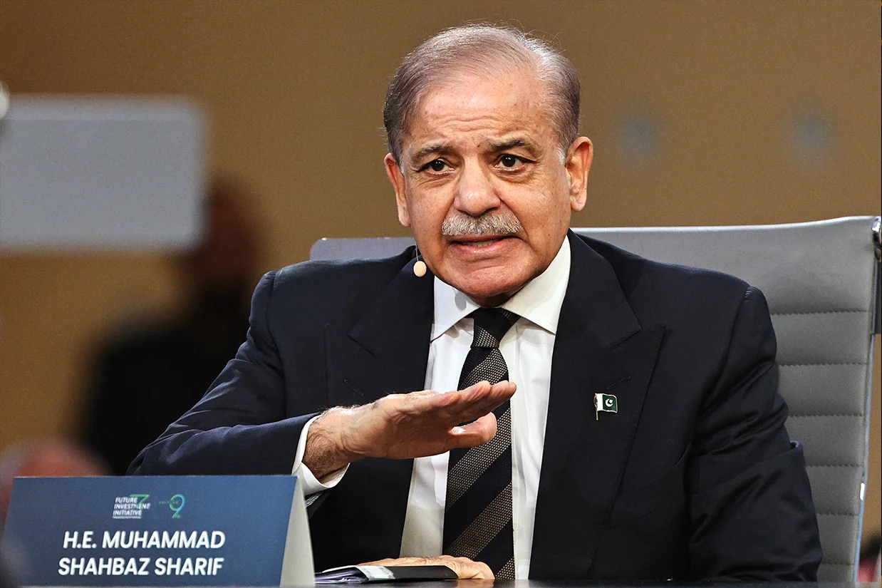 شهباز شریف،‌ نخست وزیر پاکستان، حملات موشکی و پهپادی شامگاه دوشنبه به زیرساخت‌های غیرنظامی در امارات متحده را «به شدت» محکوم کرد.