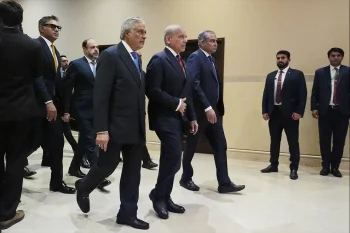 رویترز به نقل از منابع پاکستانی گزارش داد که در حال حاضر مذاکرات میان تهران و واشنگتن به‌صورت غیرحضوری در جریان است و اسلام‌آباد همچنان به تلاش‌های خود برای کاهش اختلافات میان دو طرف ادامه می‌دهد.