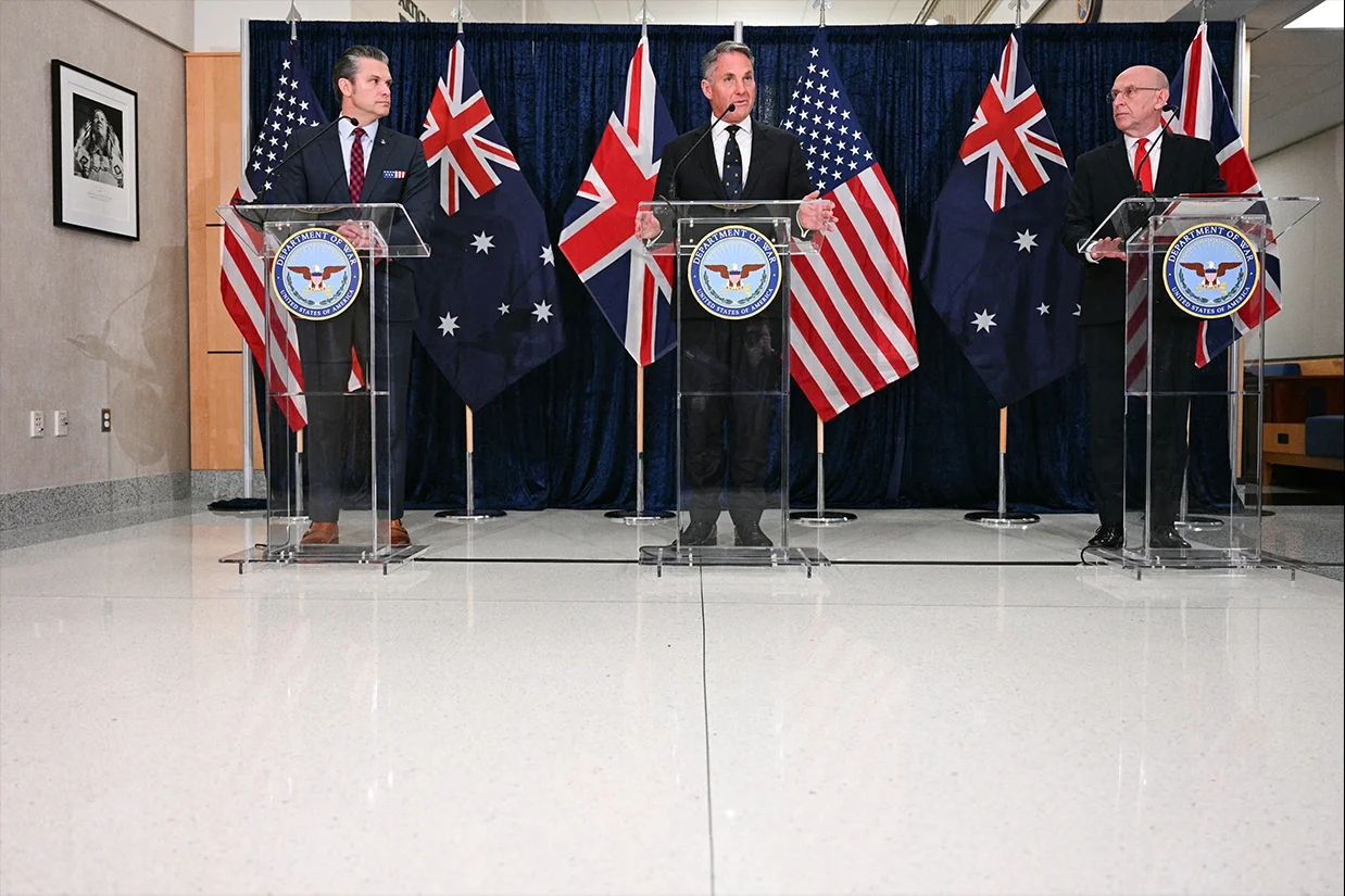 ایالات متحده، بریتانیا و استرالیا در پیمان امنیتی «آکوس» از ساخت پهپادهای بدون سرنشین زیرآبی رونمایی کردند. پیمان آکوس برای مقابله با گسترش نفوذ چین در منطقه هند-آرام ایجاد شده است.