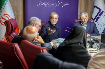 نت‌بلاکس در گزارشی اعلام کرد که با وجود دستور روز گذشته پزشکیان برای اتصال مجدد ایران به شبکه اینترنت جهانی، شهروندان ایرانی همچنان از دسترسی به اینترنت محروم هستند و نشانه‌ای مبنی بر بازگشایی اینترنت در ایران دیده نمی‌شود.