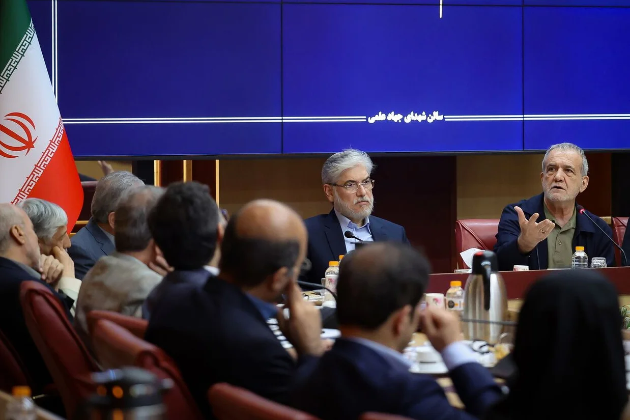 مسعود پزشکیان گفت صداوسیمای جمهوری اسلامی تصویری غیرواقعی از شرایط کشور ارائه می‌دهد؛ موضوعی که به گفته او نیازمند «بازنگری جدی» است.