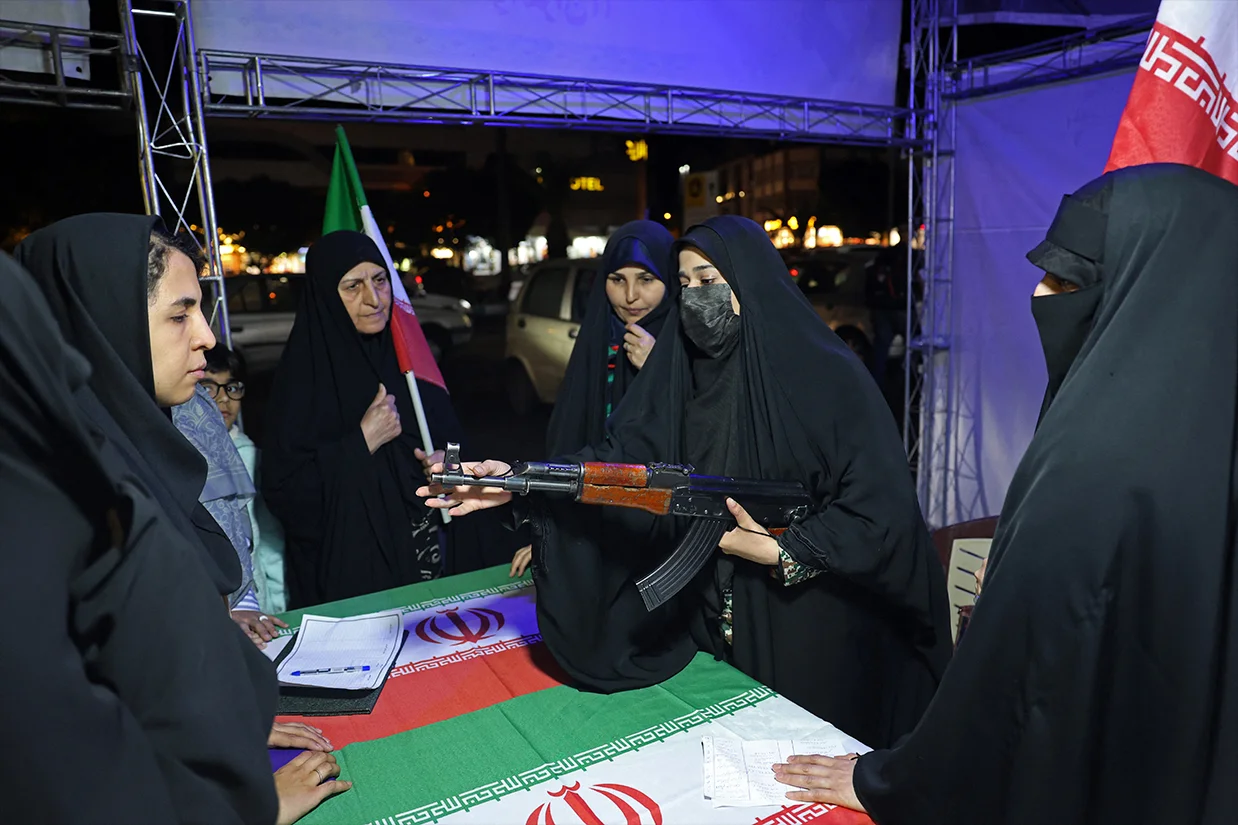 دونالد ترامپ، رئیس‌جمهور آمریکا، روز یکشنبه بار دیگر به رهبران جمهوری اسلامی هشدار داد و گفت جمهوری اسلامی باید هرچه سریع‌تر برای رسیدن به توافق اقدام کند، در غیر این صورت «چیزی از آن باقی نخواهد ماند».