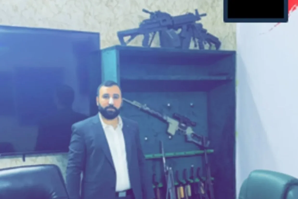 وزارت دادگستری و اف‌بی‌آی آمریکا اعلام کردند که محمدباقر سعد داوود الساعدی، عامل وابسته به جمهوری اسلامی، هدایت حملات «اصحاب الیمین» علیه اهداف یهودی را برعهده داشته است.