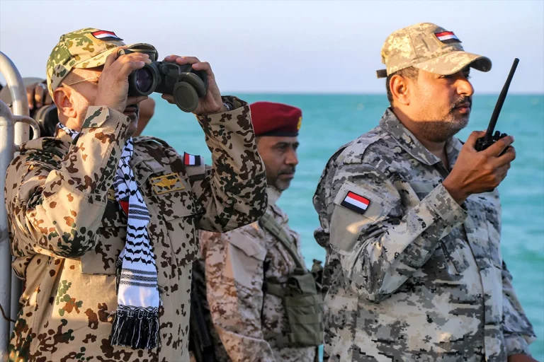 گارد ساحلی یمن اعلام کرد یک نفتکش با نام «یوریکا» در نزدیکی سواحل استان شبوه واقع در جنوب این کشور توسط افراد مسلح ناشناس ربوده شده است.