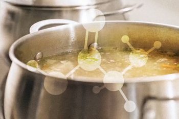 گلایسینِ پروتئین‌ساز در گذشته به‌طور طبیعی از طریق رژیم غذایی سرشار از بافت‌های پیوندی، آب قلم و مغز استخوان تأمین می‌شد.