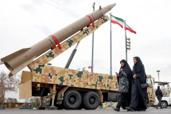 ایالات متحده روز گذشته، ۱۳ فرد و نهاد مستقر در ایران، چین، هنگکنگ و بلاروس را به اتهام کمک برای تأمین تسلیحات جمهوری اسلامی تحریم کرد.