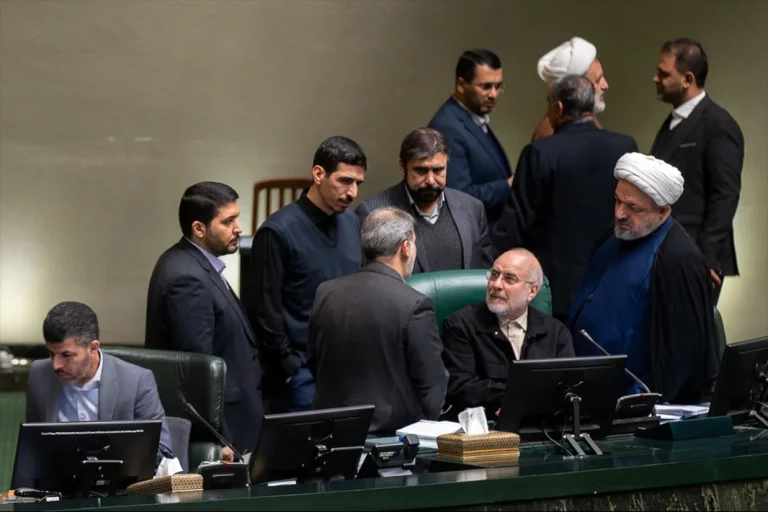 نماینده مجلس: از قالیباف شکایت می‌کنیم؛ ترامپ نمی‌گذارد یک ریال هم آزاد شود