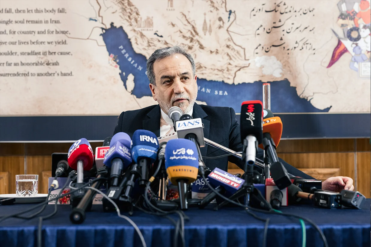 عباس عراقچی درباره پیامدهای حملات اسرائیل به مواضع حزب‌الله در لبنان به آمریکا و اسرائیل هشدار داد و آن را نقض آتش‌بس میان جمهوری اسلامی و ایالات متحده خواند.