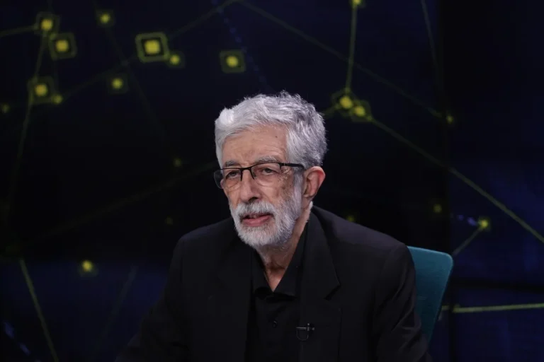 حداد عادل: از بیانیه مجتبی خامنه‌ای در مورد توافق با آمریکا برداشت اشتباهی صورت گرفته است