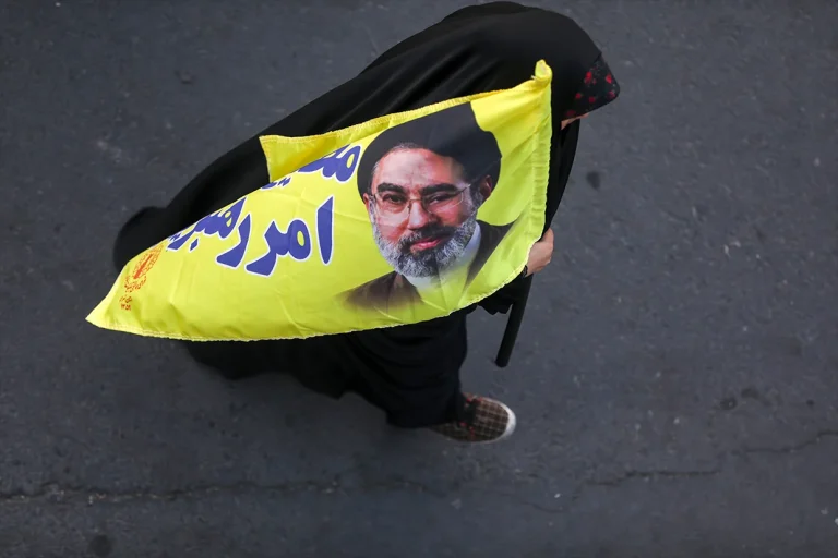 نماینده مجلس: دیدار احتمالی شهباز شریف با مجتبی خامنه‌ای توطئه آمریکا و اسرائیل برای کشتن اوست