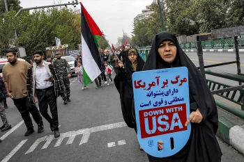 عضو مجلس شورای اسلامی در واکنش به گزارش‌های منتشرشده درباره حذف شعار «مرگ بر آمریکا» گفت که حتی اگر تمامی مفاد توافق به نتیجه برسد و بند به بند آن به اجرا درآید، باز هم این شعار «عبادت» محسوب می‌شود.