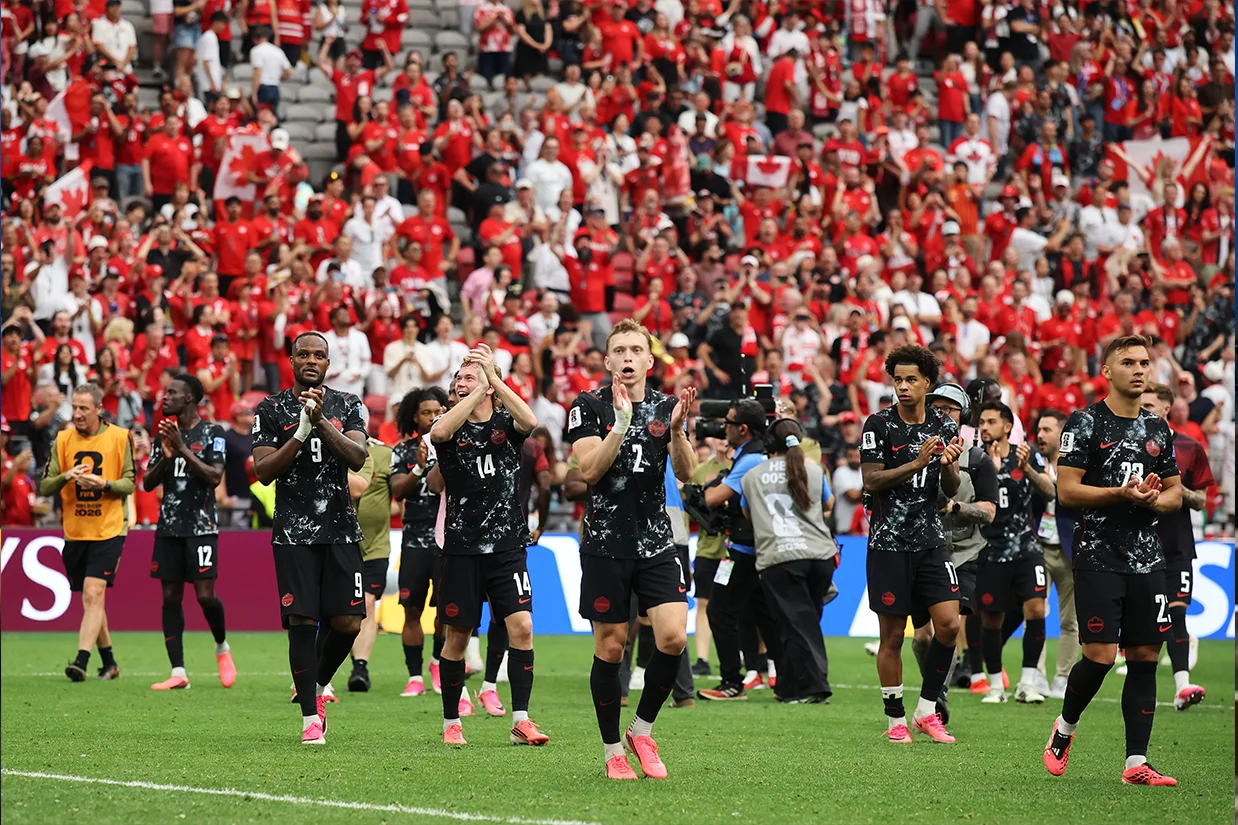 هواداران فوتبال کانادا ۱۸ ژوئن پس از پیروزی پرگل ۶ بر صفر تیم ملی این کشور مقابل قطر در ورزشگاه بیسی پلیس ونکوور کانادا به جشن و شادی پرداختند.