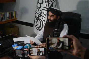 سخنگوی طالبان گفت در پی حملات هوایی پاکستان به مناطق شرقی افغانستان در شب گذشته، دست‌کم ۱۳ نفر کشته و ۱۴ نفر زخمی شده‌اند.