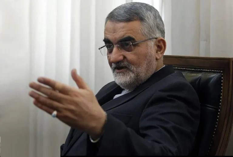 علاءالدین بروجردی: آمریکا برای مذاکره با ما التماس خواهد کرد