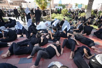 خبرگزاری فارس وابسته به سپاه پاسداران مدعی شد که بیش از ۴۰ میلیون نفر در مراسم تشییع رهبر پیشین جمهوری اسلامی شرکت کردهاند.