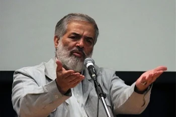 سفیر پیشین جمهوری اسلامی در استرالیا و مکزیک مدعی شده است که حملات آمریکا به جنوب ایران میتواند مقدمه یک عملیات گسترده زمینی، دریایی و هوایی باشد.