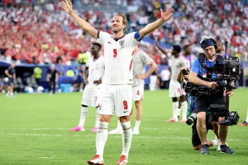 هری کین، مهاجم تیم ملی انگلیس، گفت تیمش باید احساسات شدید پیرامون دیدار با آرژانتین را کنار بگذارد.