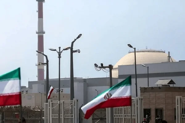 سازمان انرژی اتمی جمهوری اسلامی اعلام کرد که سایت در حال ساخت نیروگاه هسته‌ای دارخوین در استان خوزستان هدف حمله آمریکا قرار گرفته است.