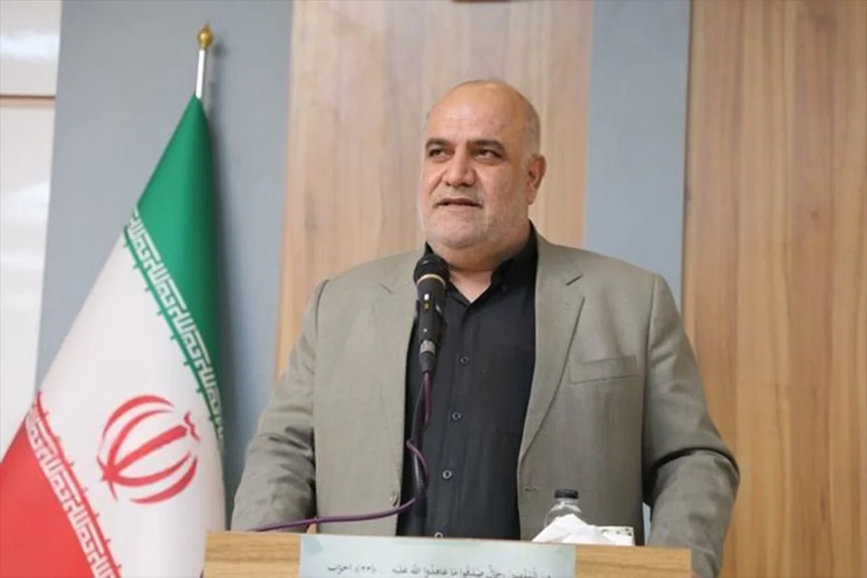 معاون استاندار خوزستان گفته است حمله موشکی آمریکا به مناطقی در اطراف شهر اهواز چهار کشته و پنج زخمی بر جای گذاشته است.