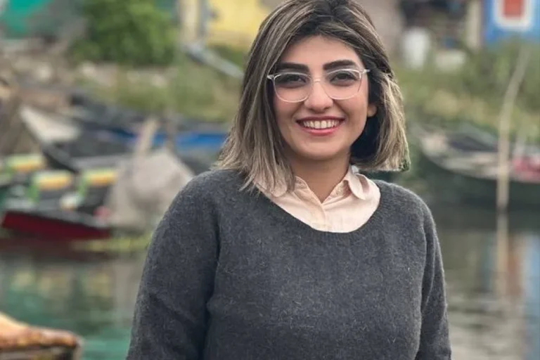 منابع حقوق بشری: نگین کیانی به یک سال حبس محکوم شده است