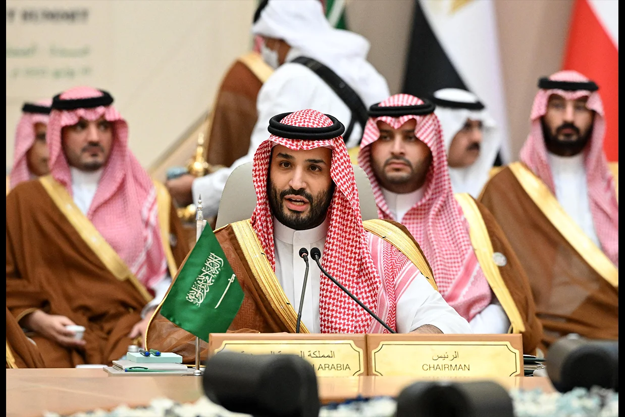 عربستان سعودی از تشکیل یک ائتلاف دفاعی چندملیتی با مشارکت ۱۴ کشور برای تقویت امنیت دریای سرخ، حفاظت از آزادی کشتیرانی و تضمین امنیت مسیرهای تجارت بینالمللی و انتقال انرژی خبر داد.