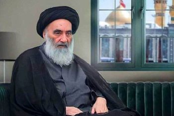 به گزارش خبرگزاری فارس، آیتالله سید محمدرضا سیستانی، فرزند ارشد و مدیر برنامههای آیتالله سیدعلی سیستانی، در پیامی خطاب به دفتر علی خامنهای اعلام کرد که وضعیت جسمانی و سلامت پدرش امکان اقامه نماز برای رهبر کشتهشده جمهوری اسلامی را فراهم نمیکند.