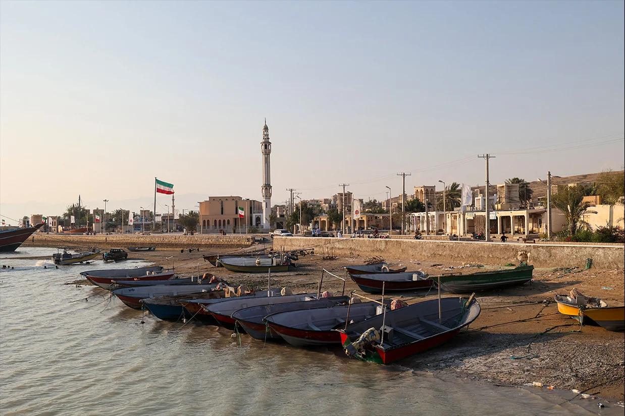 تسنیم وابسته به سپاه پاسداران گزارشها درباره وقوع انفجار در بندرعباس، قشم، سیریک و جاسک را رد کرد و نوشت تاکنون هیچ انفجاری در این مناطق گزارش نشده است.