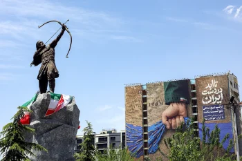 ارتش بریتانیا اعلام کرد که جمهوری اسلامی امروز به یک نفتکش در تنگه هرمز حمله کرد که طی آن خدمه این نفتکش ناچار شدند کشتی را ترک کنند.