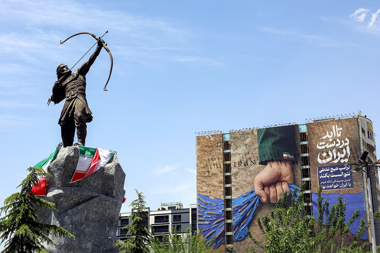 ارتش بریتانیا اعلام کرد که جمهوری اسلامی امروز به یک نفتکش در تنگه هرمز حمله کرد که طی آن خدمه این نفتکش ناچار شدند کشتی را ترک کنند.
