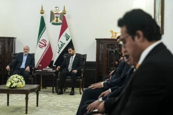 خبرگزاری ایرنا روز شنبه ۳۱ مرداد گزارش داده است که جمهوری اسلامی پس از درخواستهای مکرر دولت عراق به شماری از نفتکشهای این کشور مجوز عبور از تنگه هرمز را داده است.