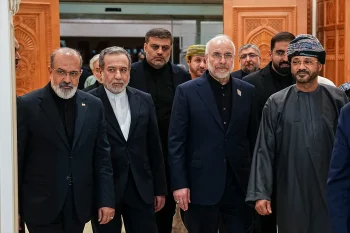 هیئت مذاکره‌کننده جمهوری اسلامی اظهارات محمدجواد لاریجانی درباره پیشنهاد محمدباقر قالیباف برای بازگشایی تنگه هرمز در مقابل رفع محاصره را رد کرد.