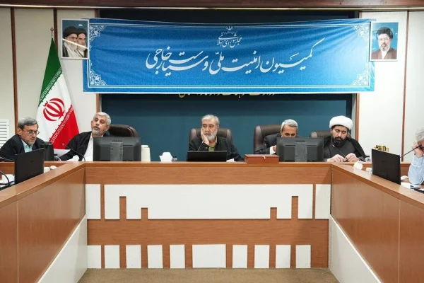 کمیسیون امنیت ملی مجلس با تصویب طرحی، اعلام کرد «کشتی‌های کشورهای مجاز به عبور از تنگه هرمز»، در ازای خدمات ایران ملزم به پرداخت هزینه خواهند بود.