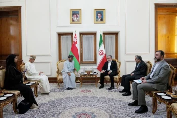 وزارت امور خارجه جمهوری اسلامی اعلام کرد که تهران و مسقط برای اجرای پروژه مشترک پاکسازی مین در تنگه هرمز و ایجاد یک کریدور موقت برای ازسرگیری دریانوردی ایمن در این آبراه توافق کردهاند.