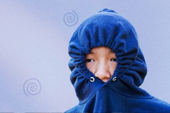 نوجوانان با تجربه دوره عجیب بلوغ از نظر اجتماعی به پختگی میرسند، اما تلفنهای هوشمند فرصت زندگی در دنیای واقعی را که لازمه کسب تجربه است از آنها گرفتهاند.