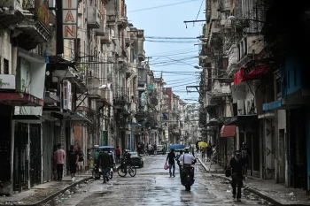 شبکه برق فرسوده کوبا برای هشتمین بار در سال جاری بهطور کامل از کار افتاد و کشور ۱۰ میلیون نفری کوبا را در خاموشی فرو برد.