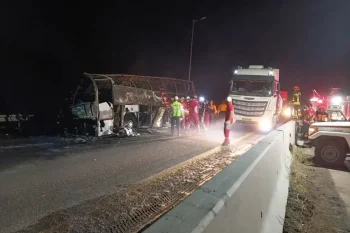 به گزارش رسانه‌های داخلی، برخورد یک دستگاه اتوبوس با تریلی در خراسان جنوبی به دنبال حریق اتوبوس، ۹ کشته و پنج مصدوم بر جای گذاشت.