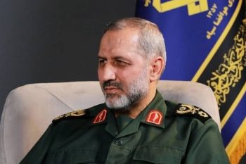 سید مجید موسوی، فرمانده نیروی هوافضای سپاه پاسداران، در آستانه آنچه «دویستمین شب بعثت ملت ایران» خواند، از حامیان جمهوری اسلامی خواست به حضور شبانه خود در خیابانها ادامه دهند.