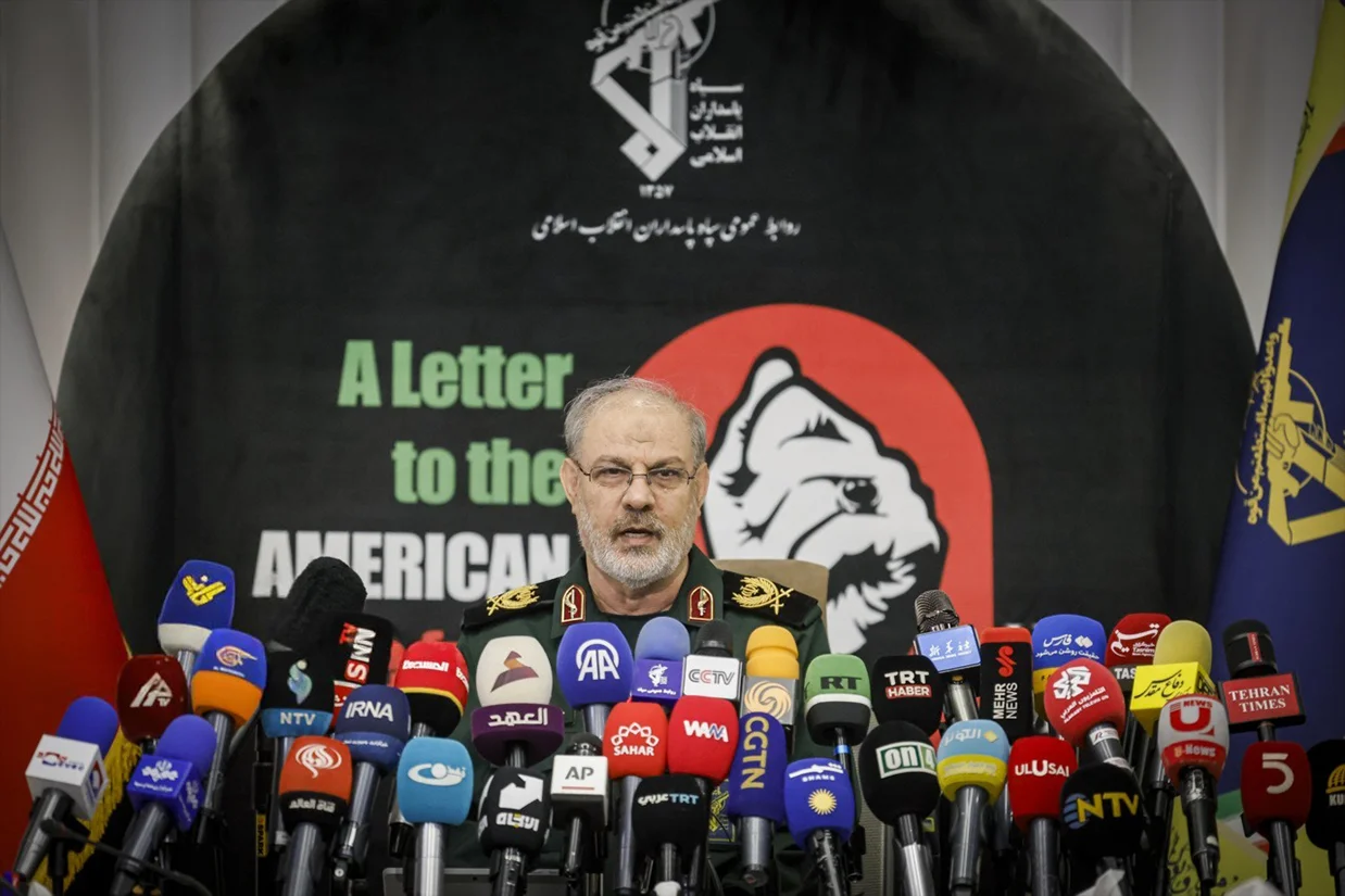 حسین محبی، سخنگوی سپاه پاسداران انقلاب اسلامی گفت که این نهاد یک نامه‌ «دلسوزانه» خطاب به مردم آمریکا تهیه کرده و در آن شرح داده است که این بازوی نظامی جمهوری اسلامی چقدر در دل مردم ایران و منطقه «جای دارد».