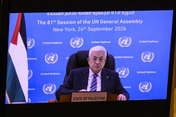 محمود عباس، رئیس تشکیلات خودگردان فلسطین روز پنجشنبه در سخنرانی خود برای مجمع عمومی سازمان ملل متحد اعلام کرد که فلسطین خواهان تشکیل یک کشور «غیرنظامی» در کنار اسرائیل است.